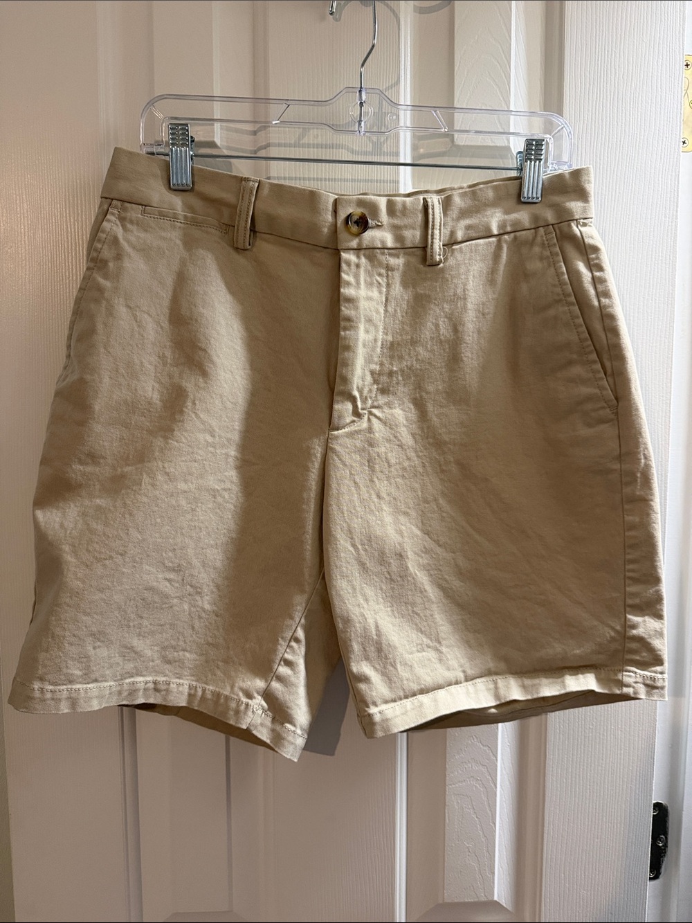 Old Navy Men's Tan Flat-Front Cotton Shorts